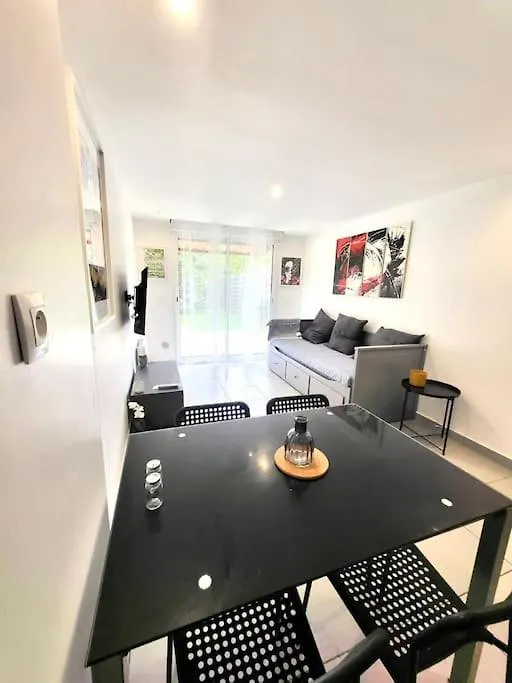 L'Essentiel - Parc Des Expositions Apartment Le Blanc-Mesnil