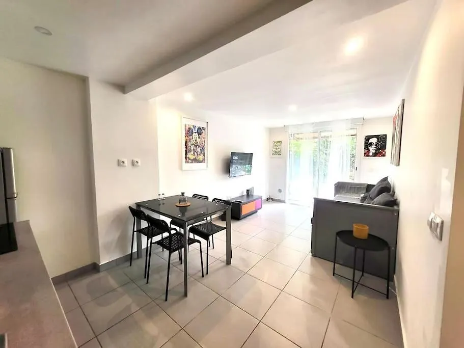 L'Essentiel - Parc Des Expositions Apartment Le Blanc-Mesnil France